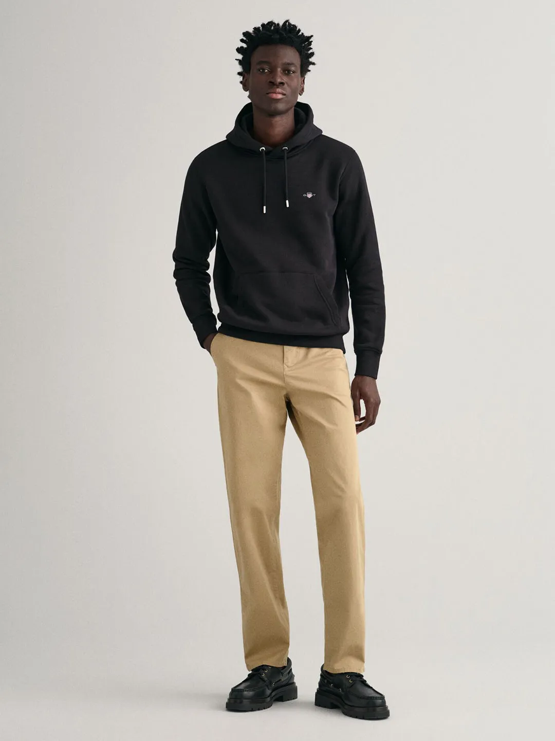 Gant Men Khaki Solid Regular Fit Flat-Front Chinos