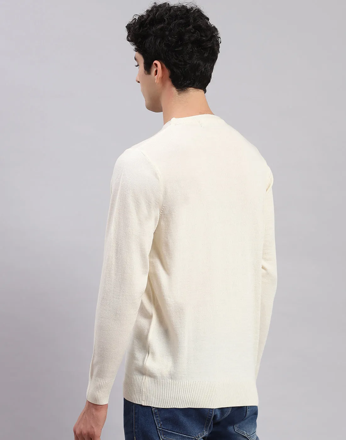 Men Cream Solid Round Neck Full Sleeve Sweaters/Pullovers