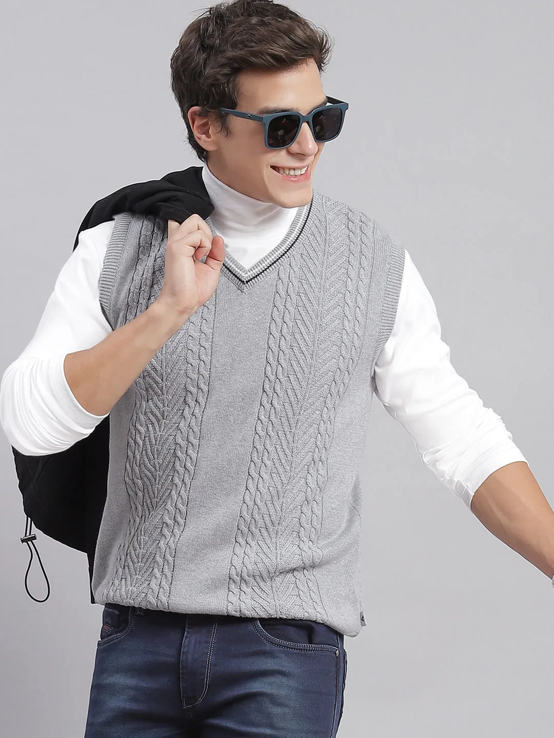 Men Grey Self Design V Neck Sleeveless Sweaters/Pullovers