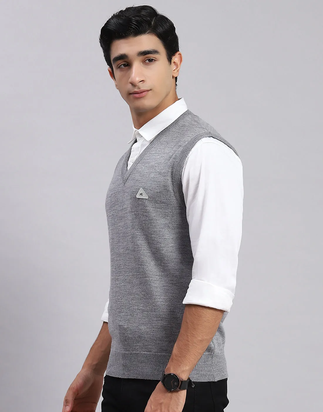 Men Grey Solid V Neck Sleeveless Sweaters/Pullovers