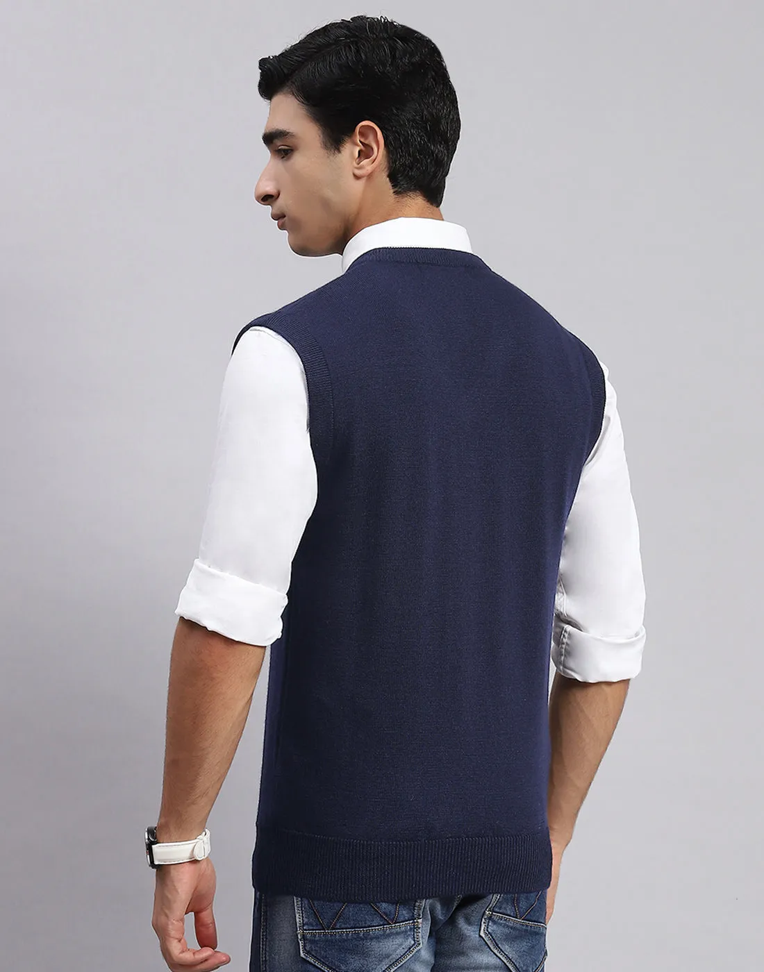 Men Navy Blue Solid V Neck Sleeveless Sweaters/Pullovers