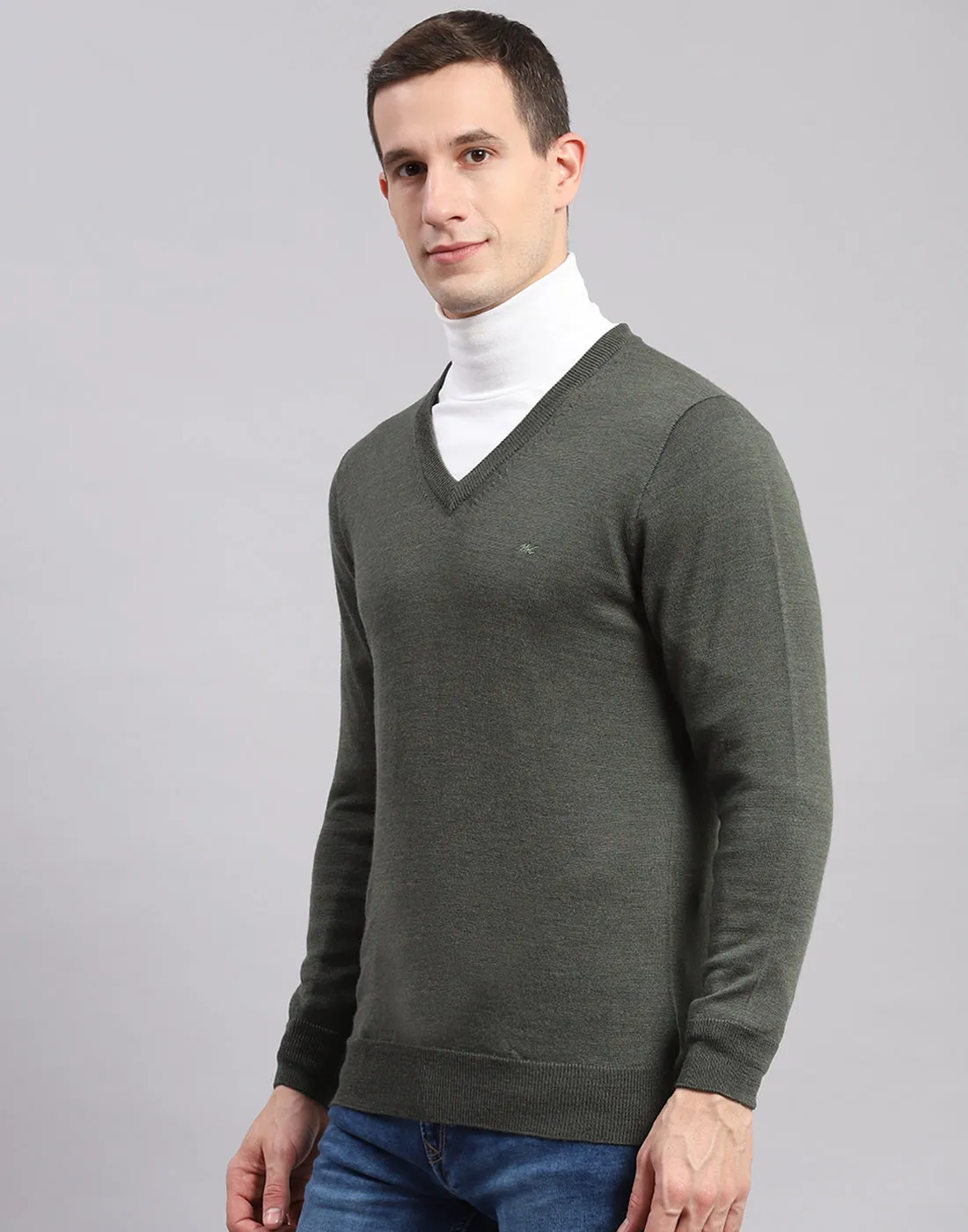 Men Olive Solid V Neck Full Sleeve Sweaters/Pullovers