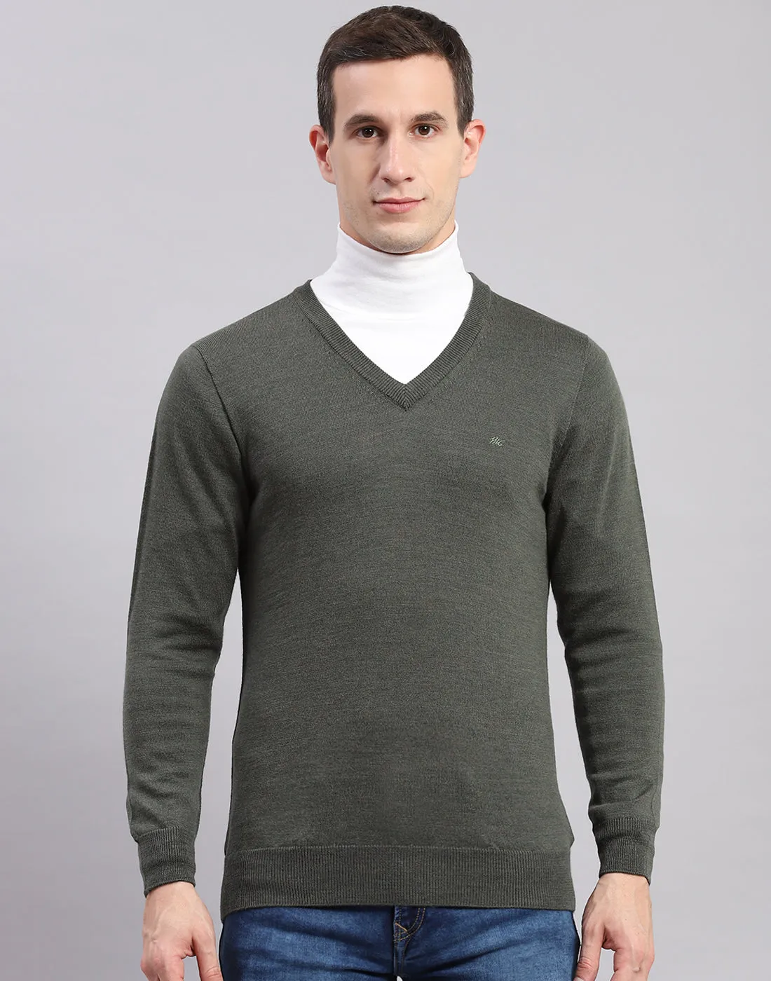 Men Olive Solid V Neck Full Sleeve Sweaters/Pullovers