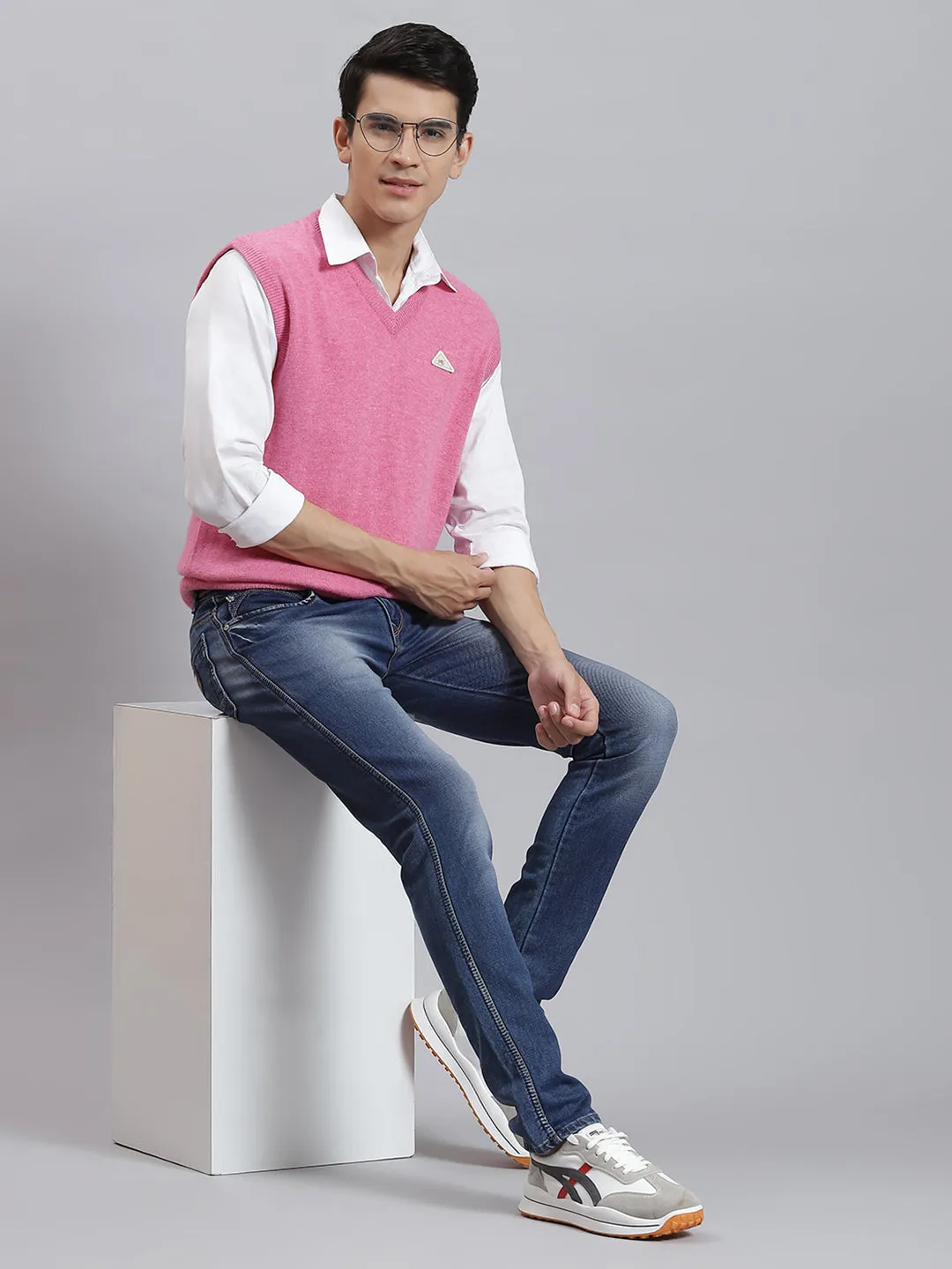 Men Pink Solid V Neck Sleeveless Sweaters/Pullovers