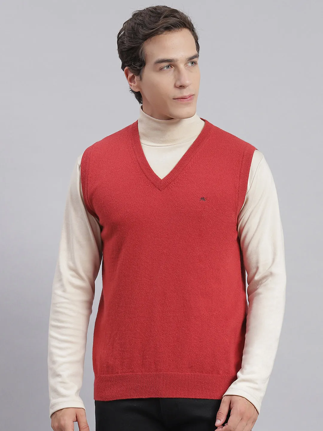 Men Red Solid V Neck Sleeveless Sweaters/Pullovers