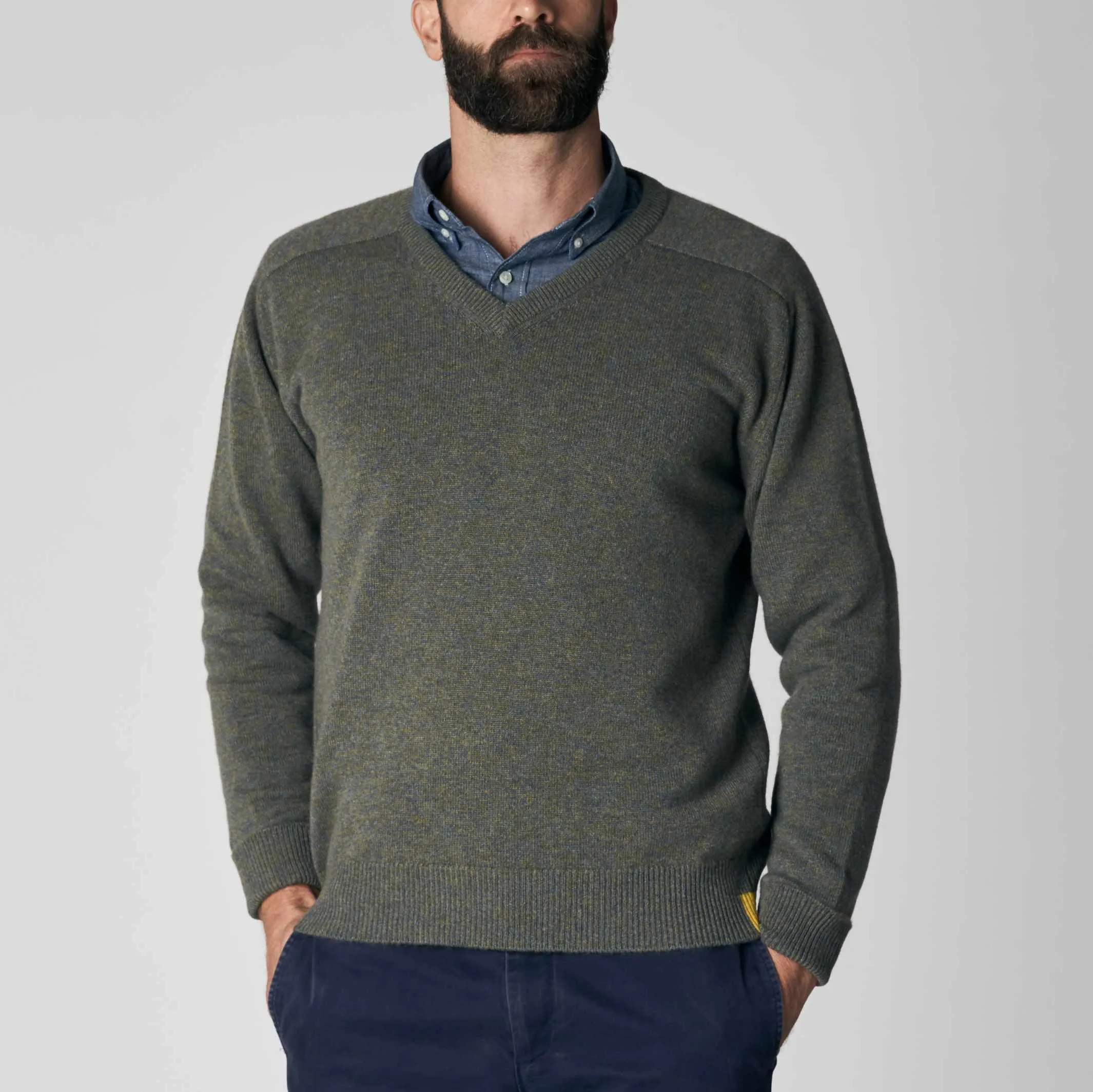 The Douglas 4-Ply Cashmere V-Neck Sweater